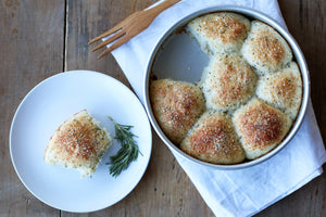 Easy Herb Dinner Rolls