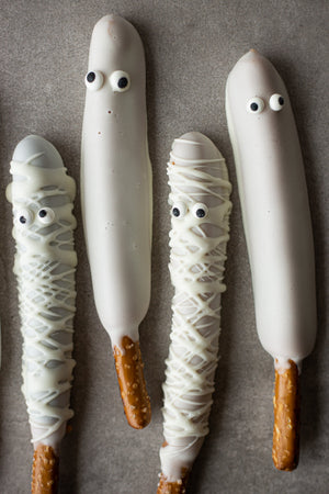 Halloween Pretzel Rods