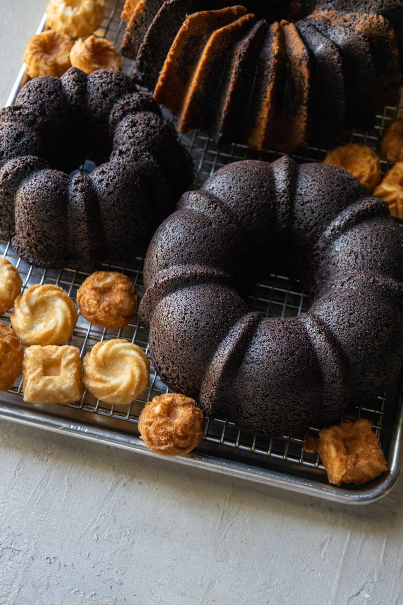 Two Ways to Prepare Bundt Pans