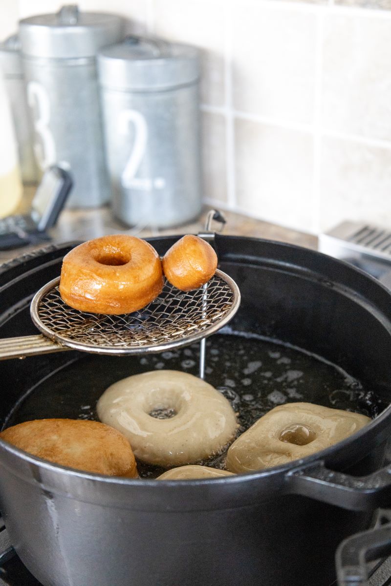 What is the Best Oil for Frying Donuts?