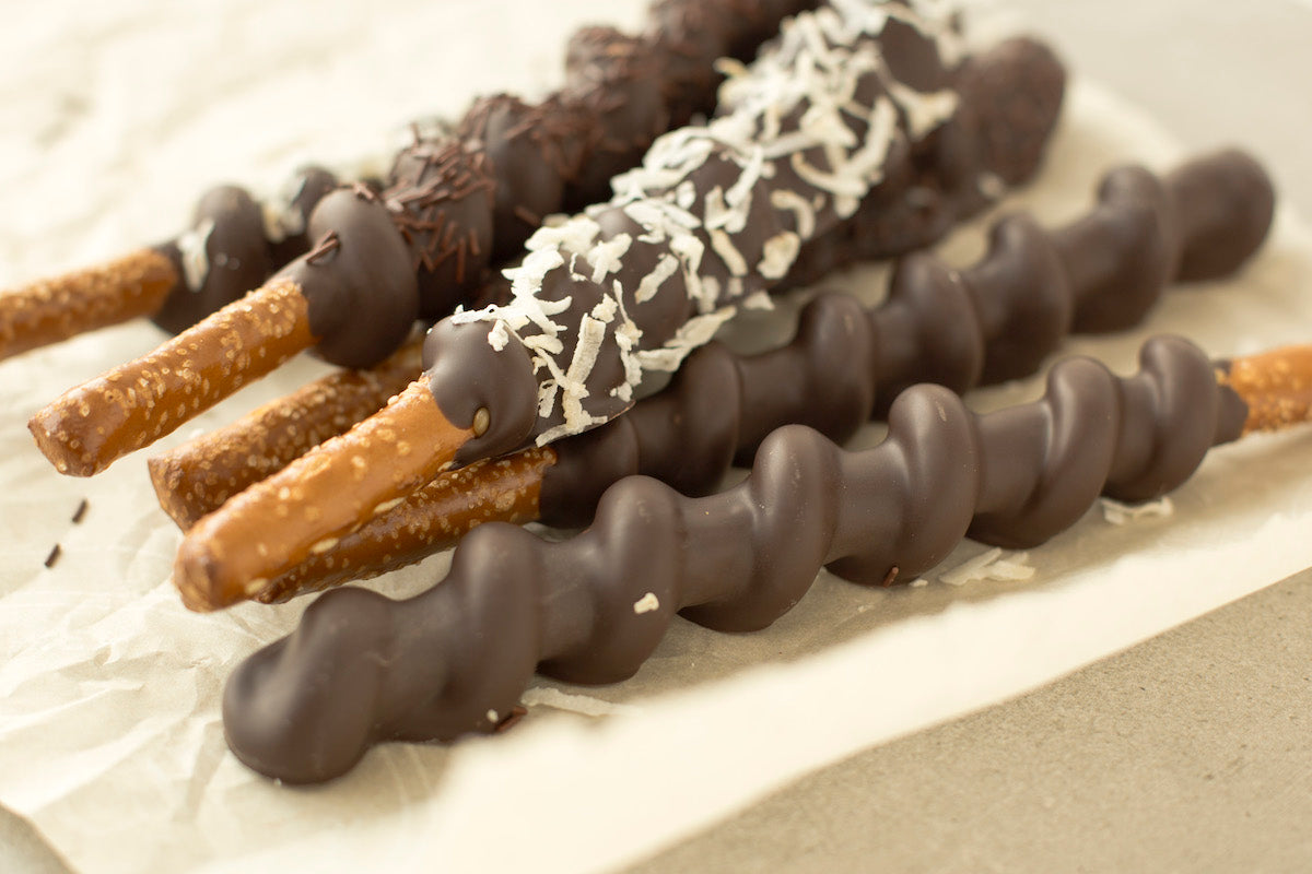 Caramel Twist Pretzel Rods