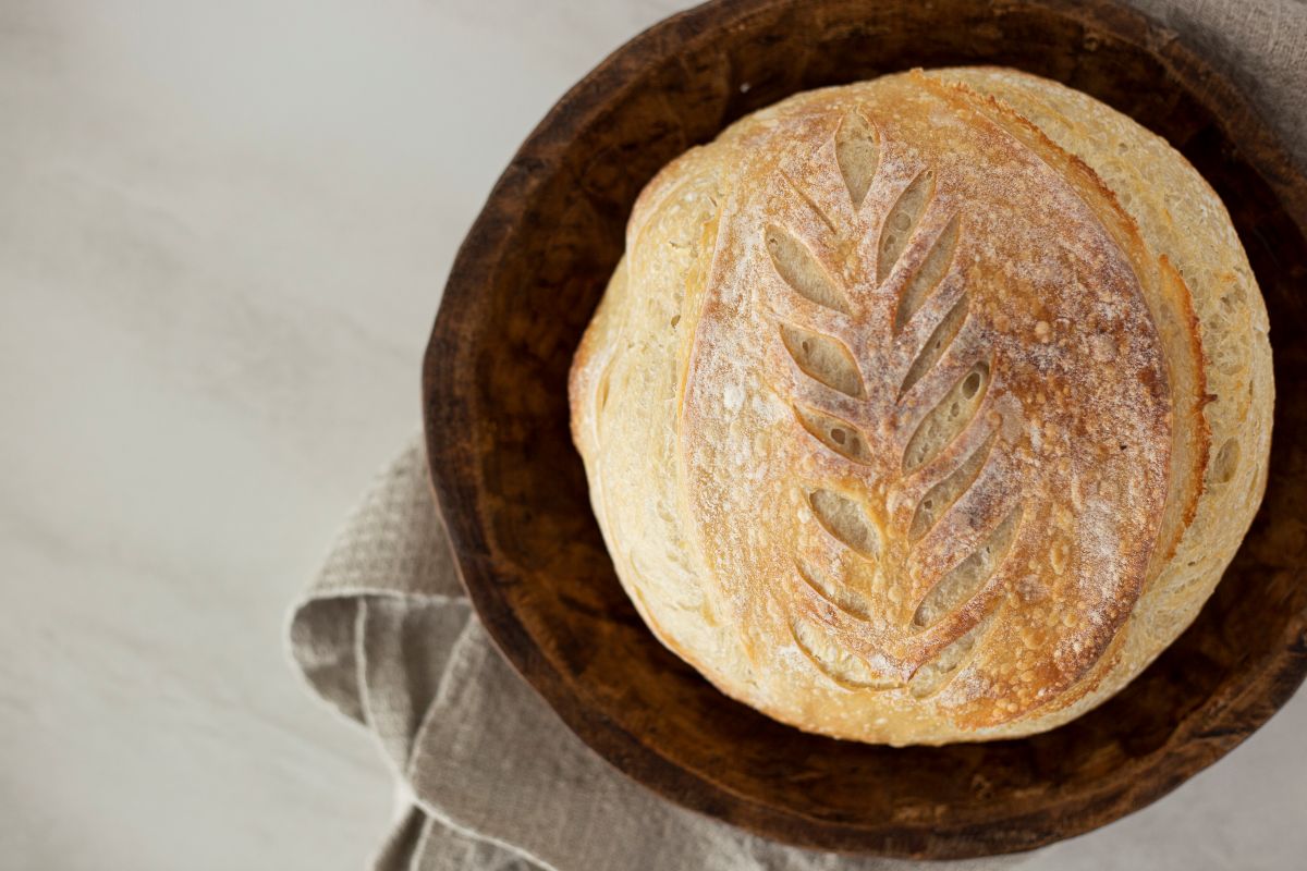 baked sourdough loaf