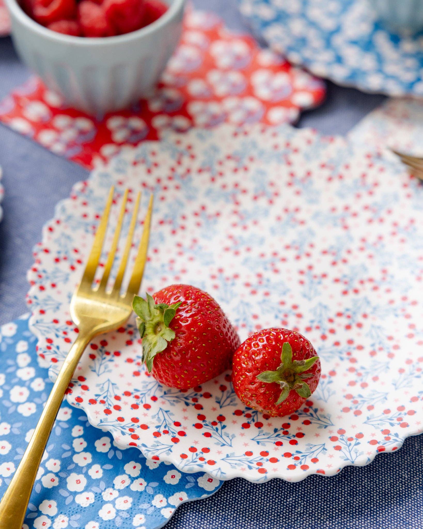 FLO1240 - Floral Bamboo Plate Set