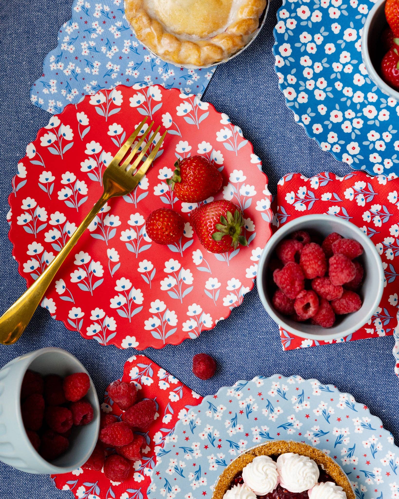 FLO1240 - Floral Bamboo Plate Set