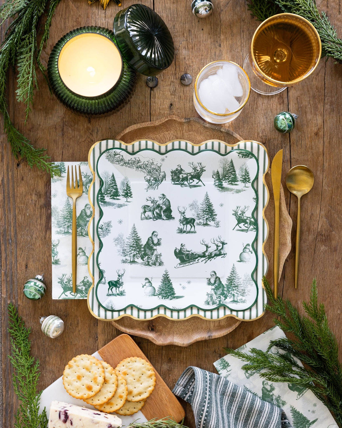 Green Christmas Toile 9" Paper Dinner Plates