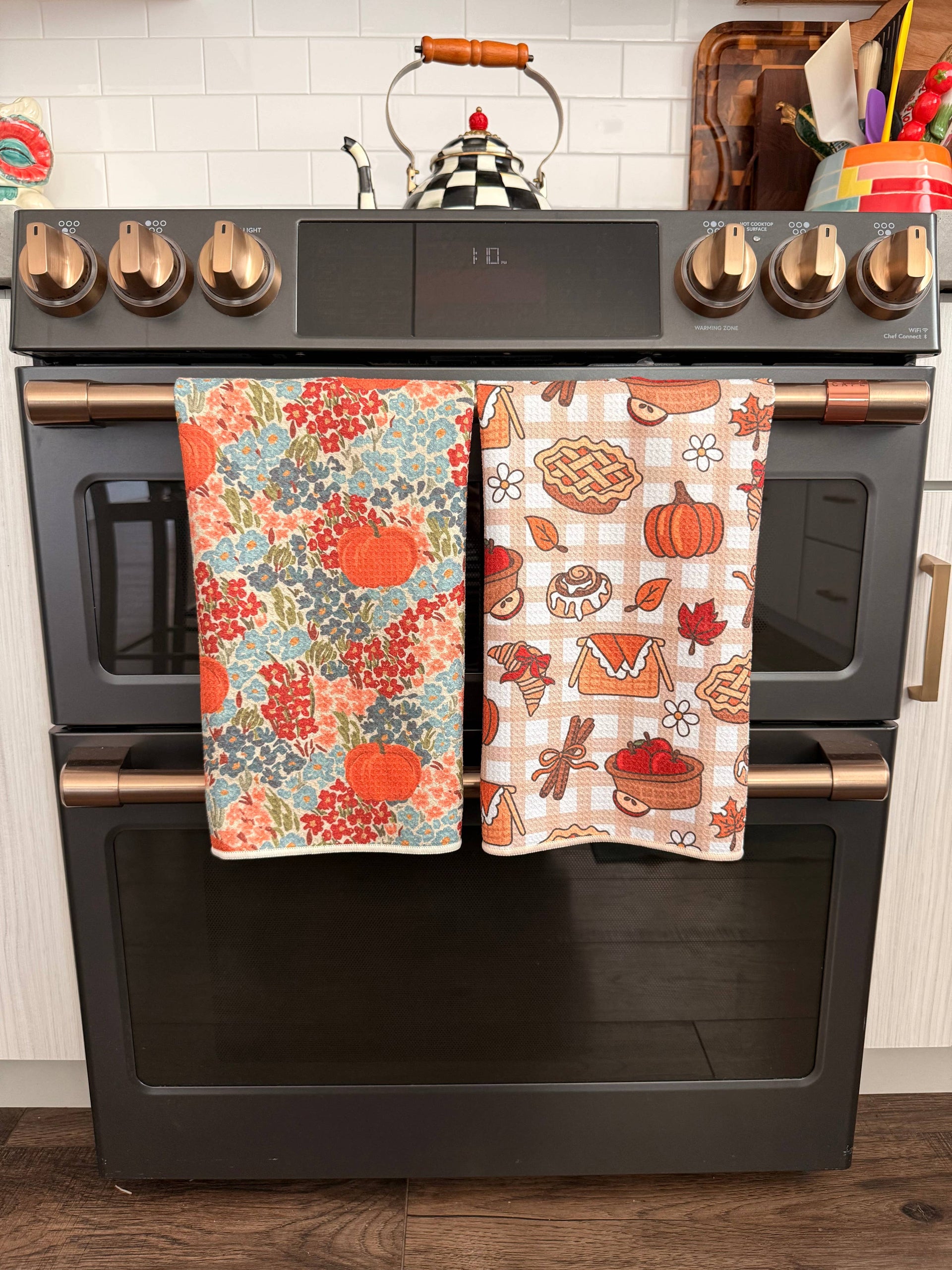 Pretty Pickin's: Double-Sided Hand Towel