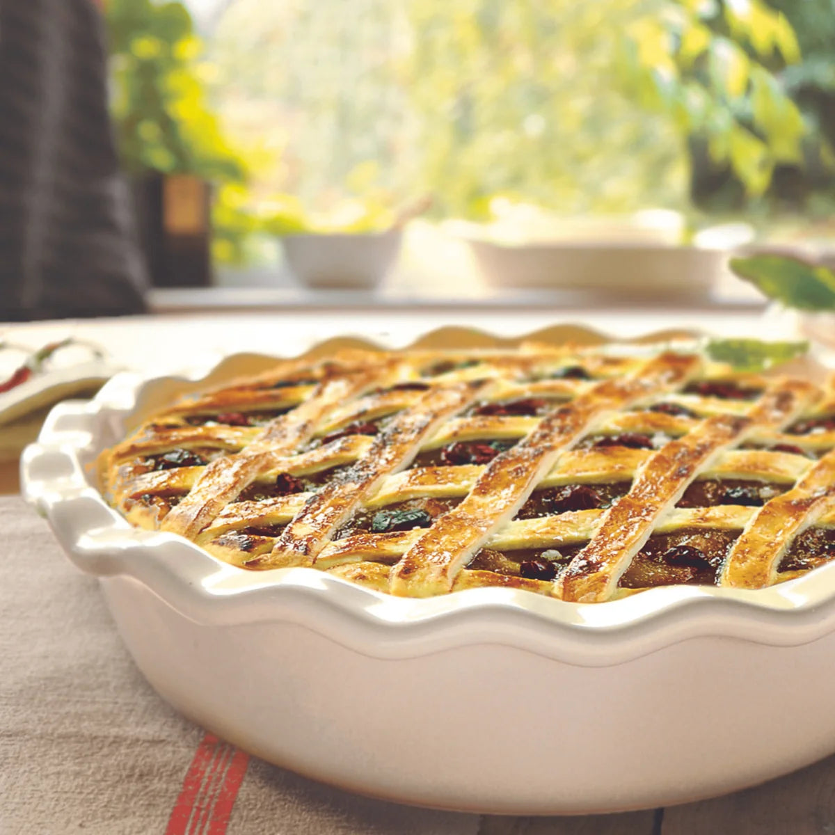 Emile Henry Pie Dish 9"