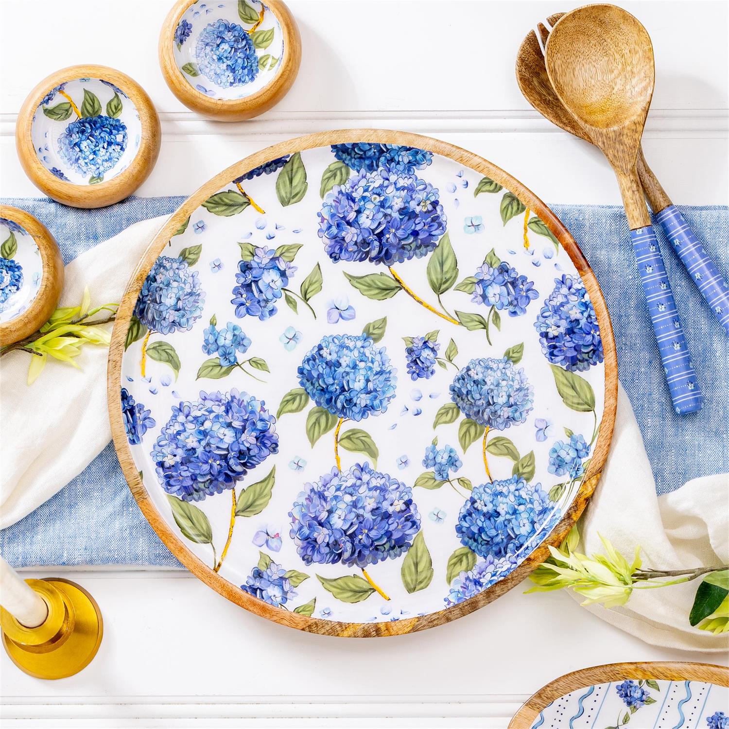 Round Wood Platter Hydrangea