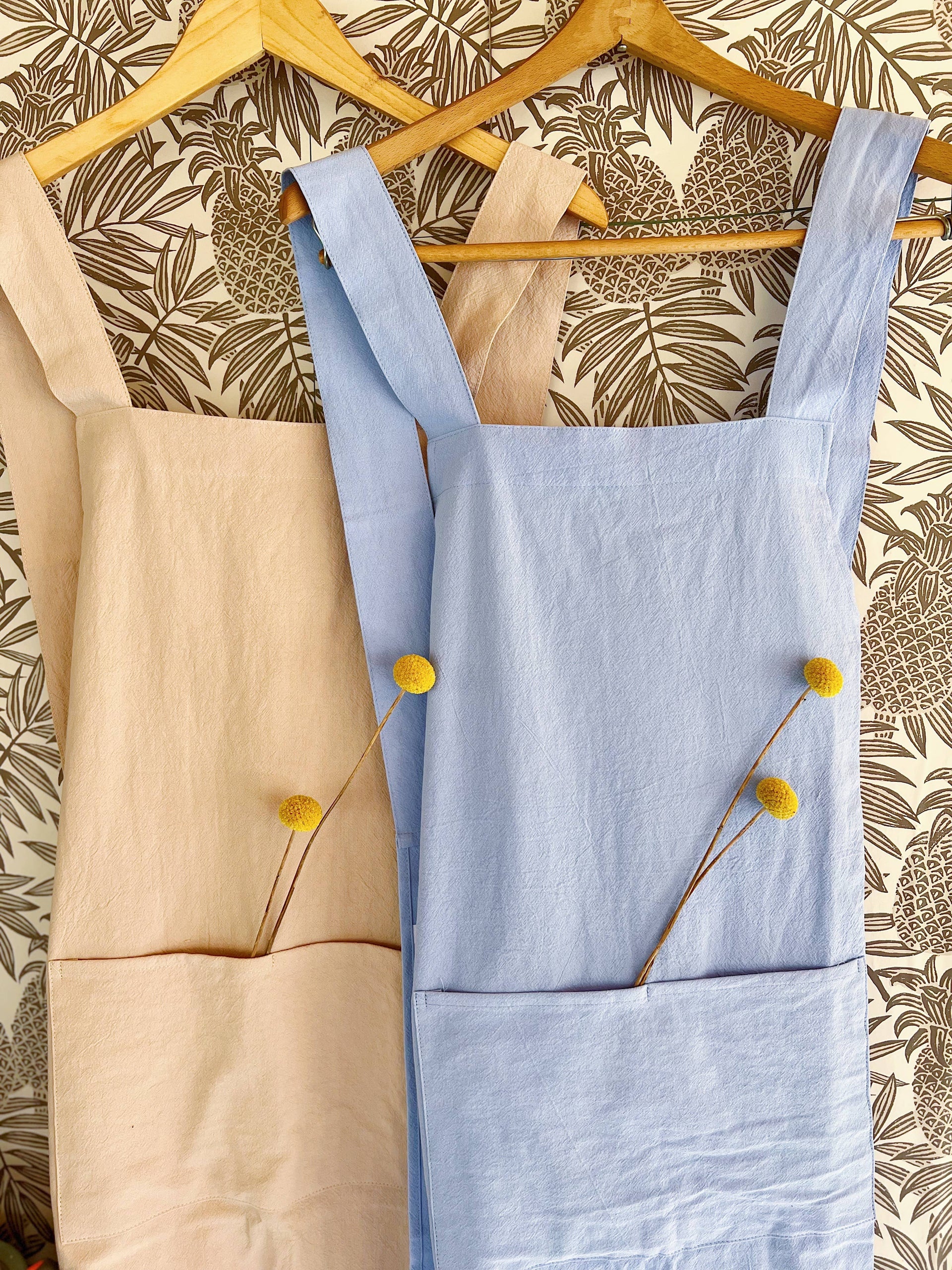 Cross Back Apron