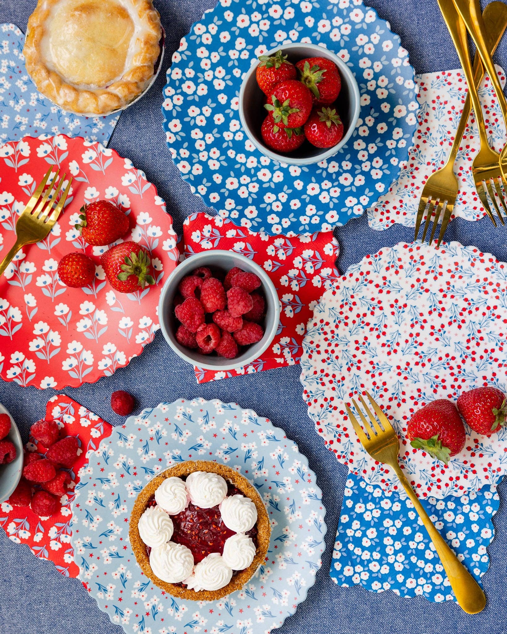 FLO1240 - Floral Bamboo Plate Set