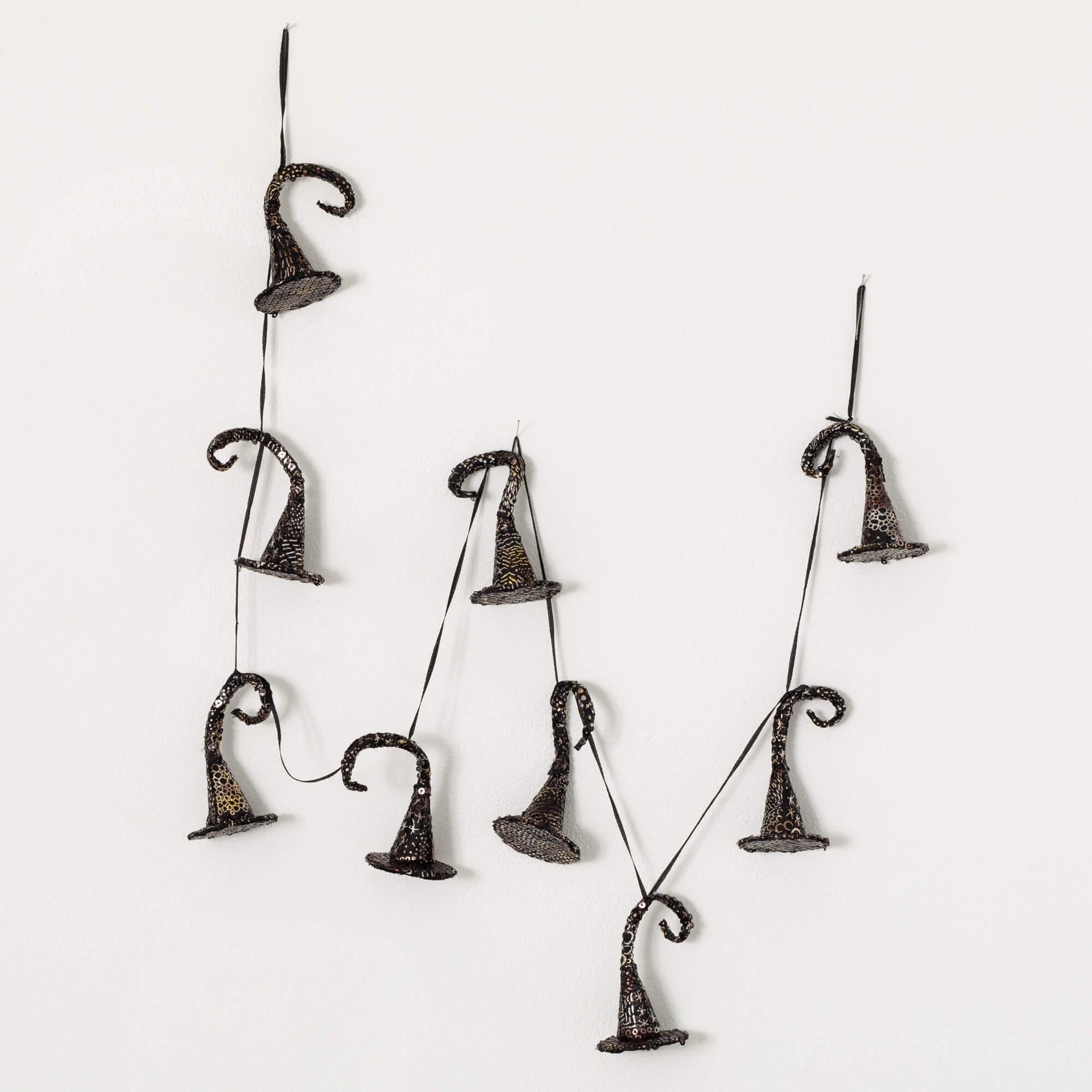 Black Witch Hat Garland